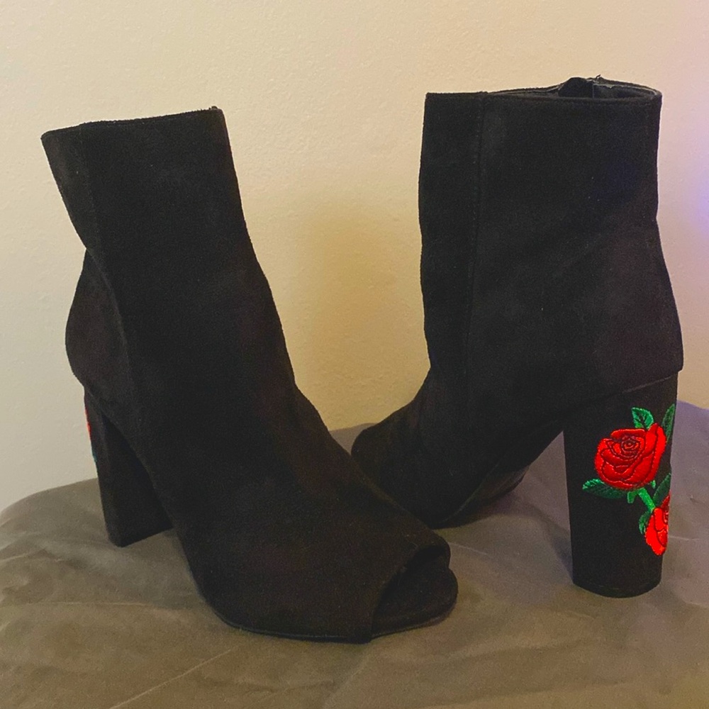 Peep-Toe Black Suede Block-Heel Boots with Rose Appliqué